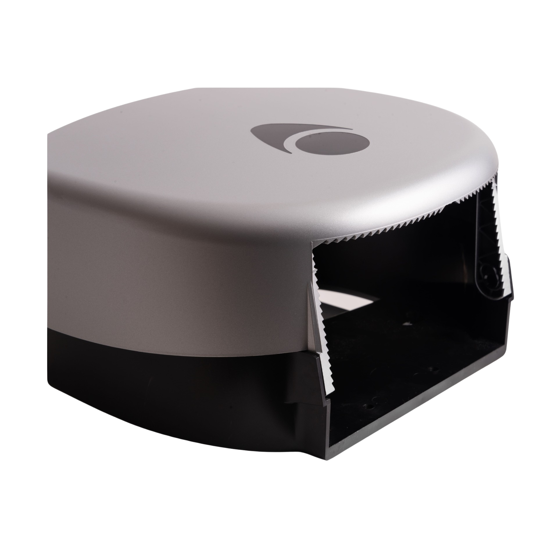 Produktbillede af myriad designer range papirdispenser til jumboruller i mat sølv finish. Dispenseren er enkel med bløde hjørner og en skyggeeffekt, der fremhæver det matte udtryk. Billedet er taget af bunden og man kan derfor se åbningen på dispensere, hvor papiret kommer ud.